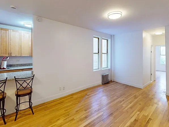 811 Walton Avenue image 4 of 9