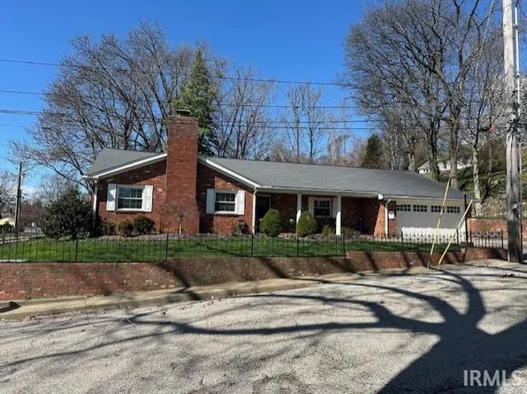 100 Monroe St, Newburgh, IN 47630