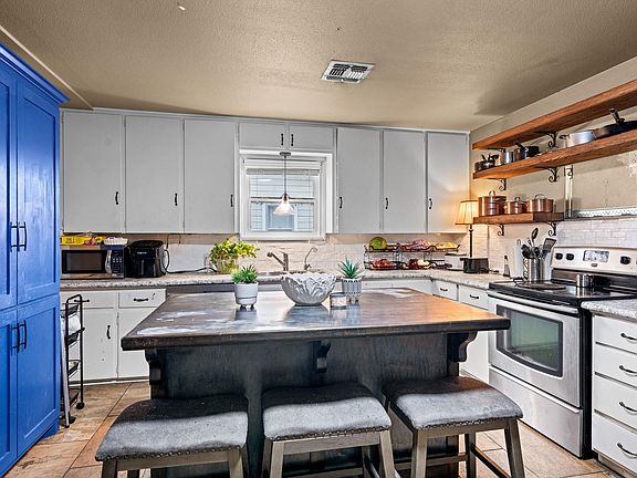 5th image of 603 N Lewis Ave