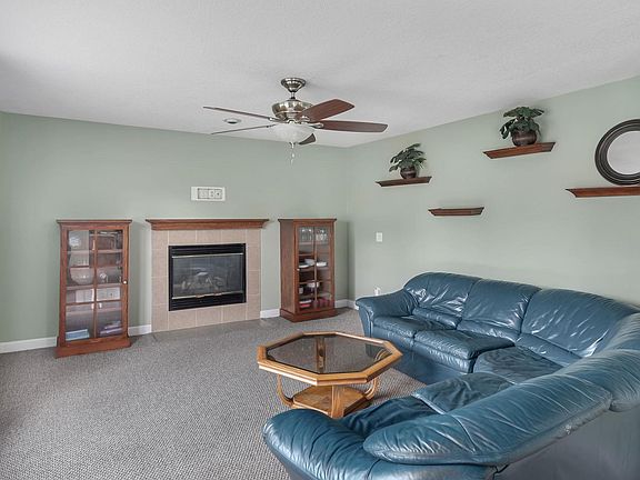 3rd image of 2135 Cliff Side Dr