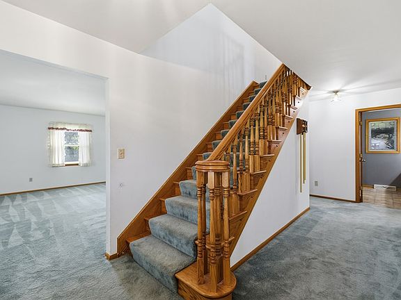 2nd image of 250 Poorman Rd