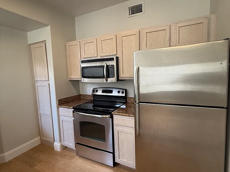 4644 N 22nd St #2167 — Photo 8