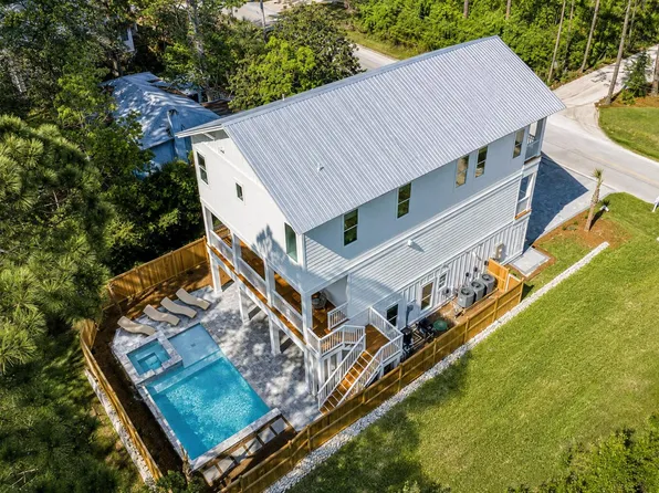 279 E Seahorse Cir, Pt Washington, FL 32459