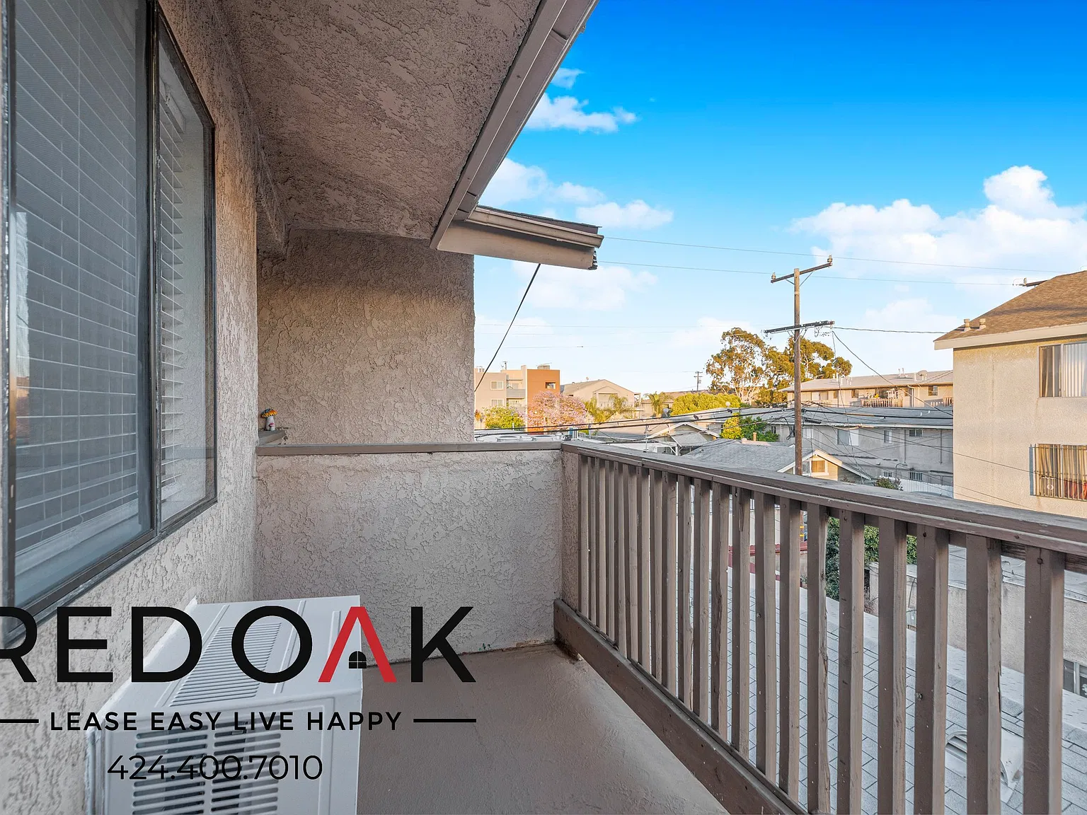 1542 Orizaba Ave — Photo 2