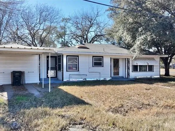 142 W 4th St, Yorktown, TX 78164