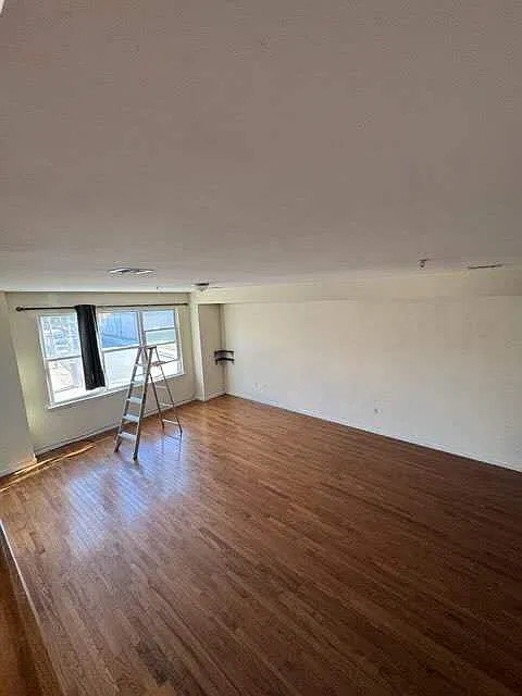 2 bed, 2.5 bath, 1600 sqft, $2,400 — Photo 2
