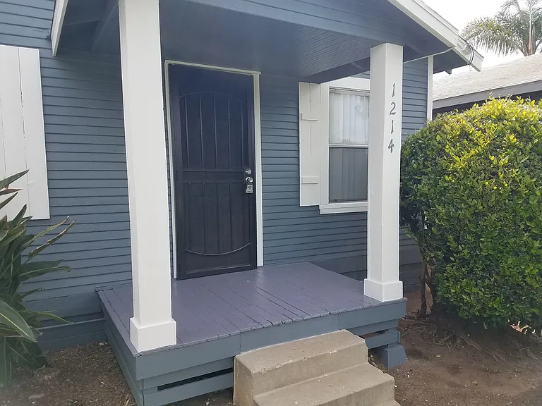 1214 Mitchell St — Photo 2