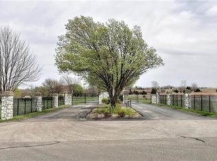 27855 Silver Wraith Dr, Olathe, KS 66061