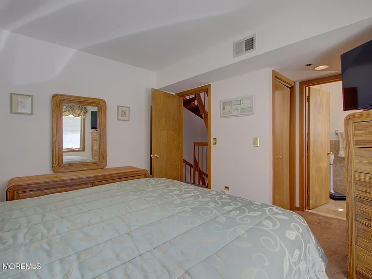 900 Ocean Ave #24 — Photo 33