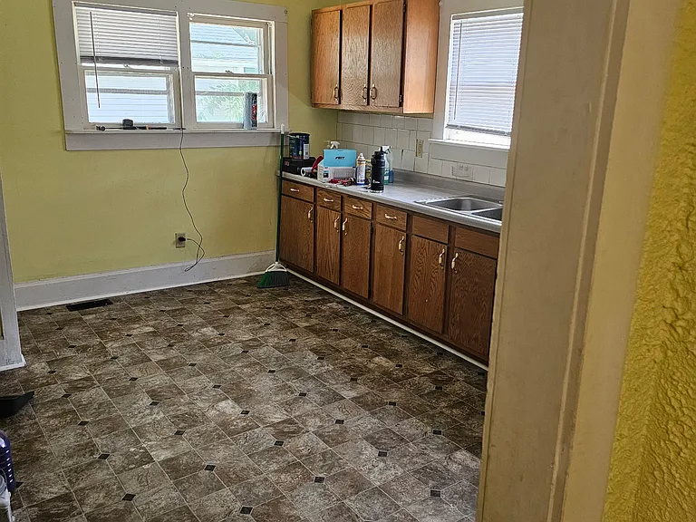 1115 Delaware Ave — Photo 12