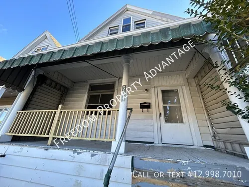 304 Walnut St Photo 1