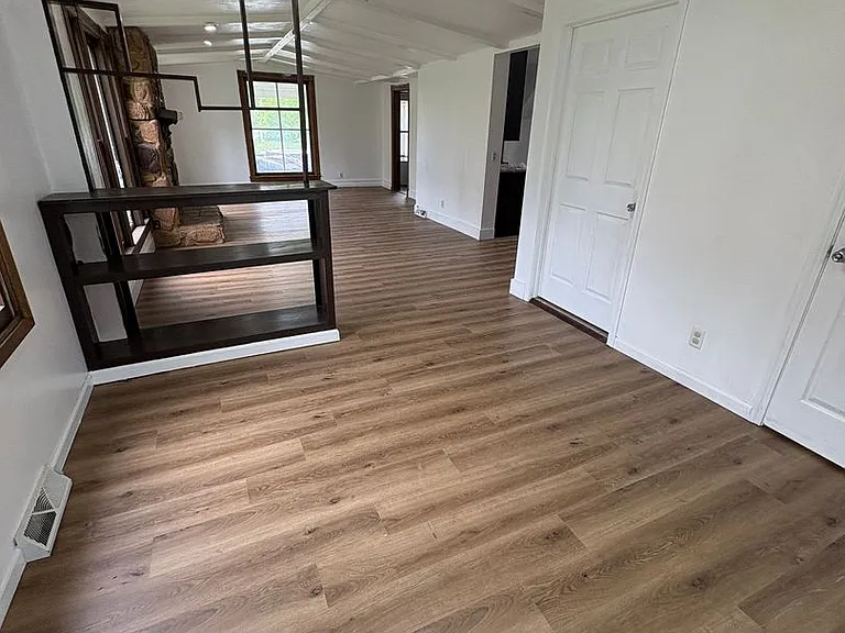 1204 Bluff St — Photo 9
