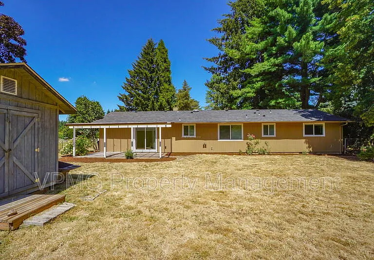 19505 NE 11th St — Photo 39