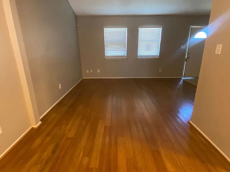 1324 Sierra Dr — Photo 6