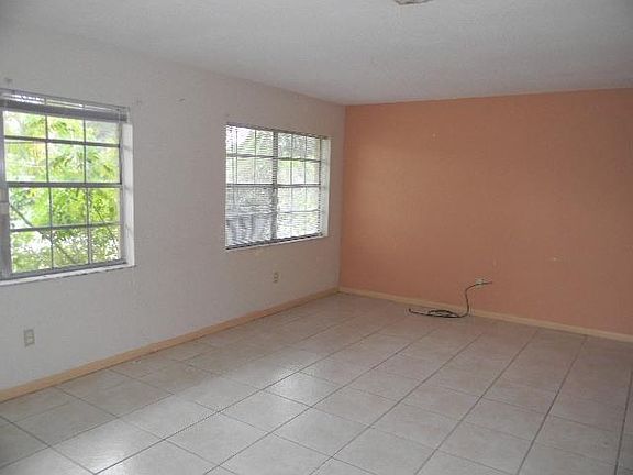 5th image of 861 Camellia Dr