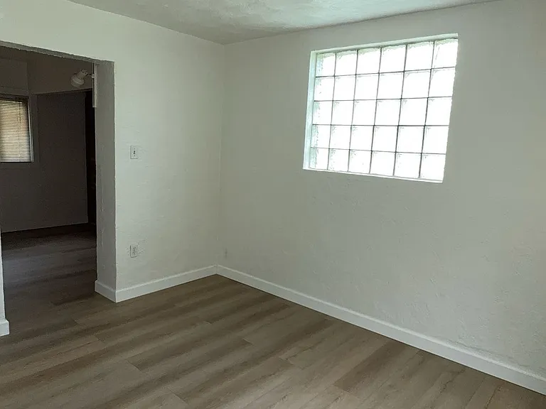 3038 W Tennyson Ave — Photo 13