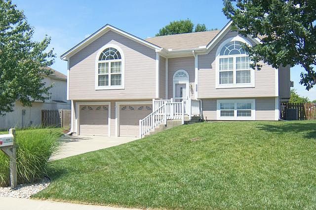 1st image of 828 Harvest Dr