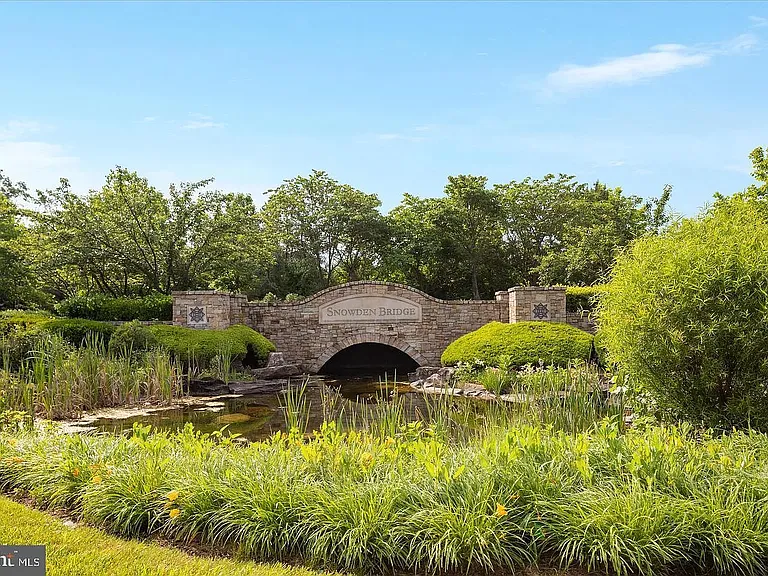 109 Splendor Garden Way — Photo 45