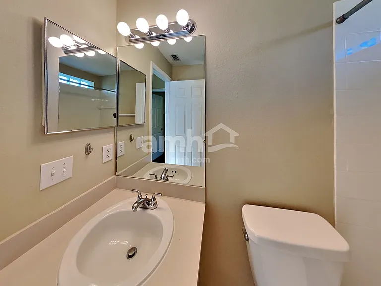 22747 Saint Thomas Cir — Photo 15