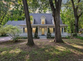 11300 Rodaeo Dr, Pinckney, MI 48169