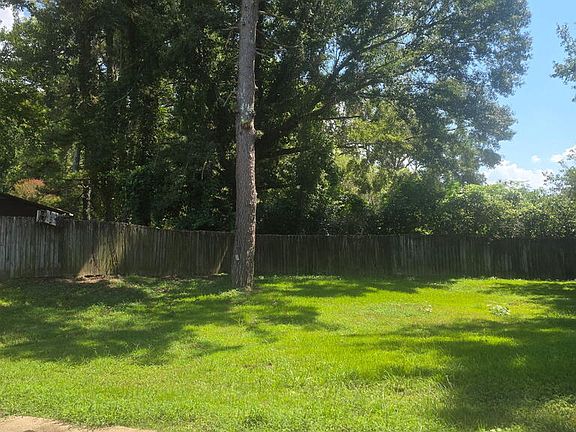 3rd image of 206 Sandy Ln