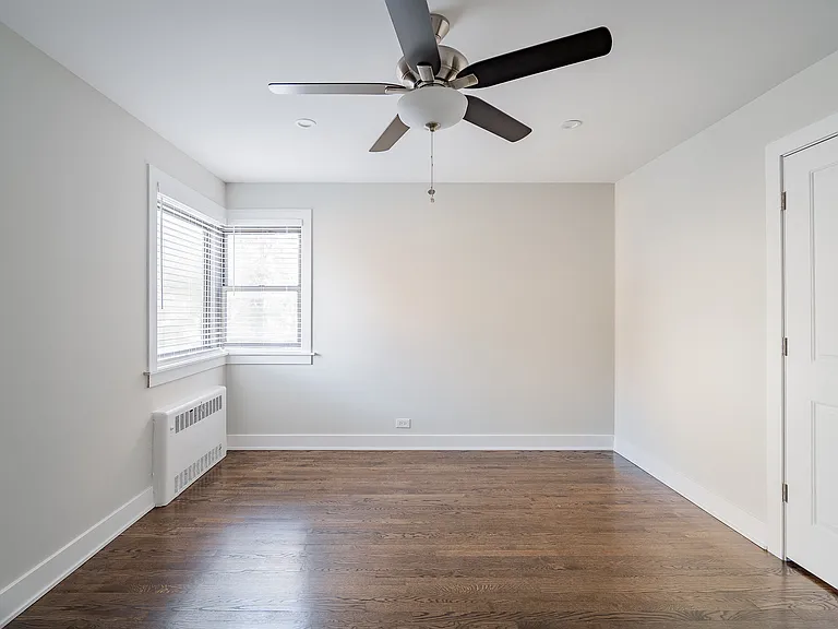 Bedroom 7365-1