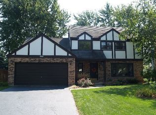 948 Creekside Cir, Naperville, IL 60563