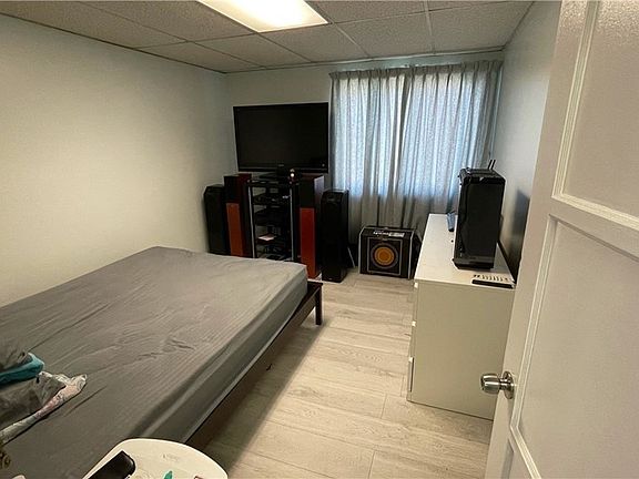 5th image of 23444 Figueroa St