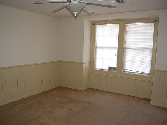 4th image of 1417 Forest Ave #B