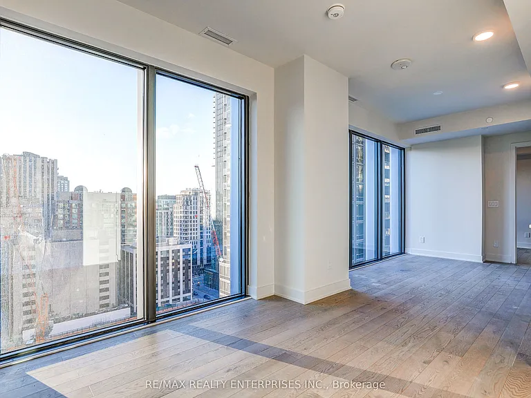 8 Cumberland St #1603 — Photo 13