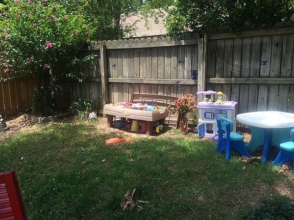 4th image of 4 Laramie Ln