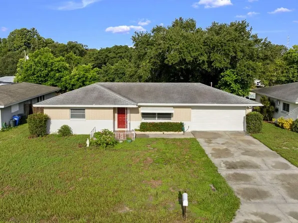 644 Manor Dr W, Dunedin, FL 34698