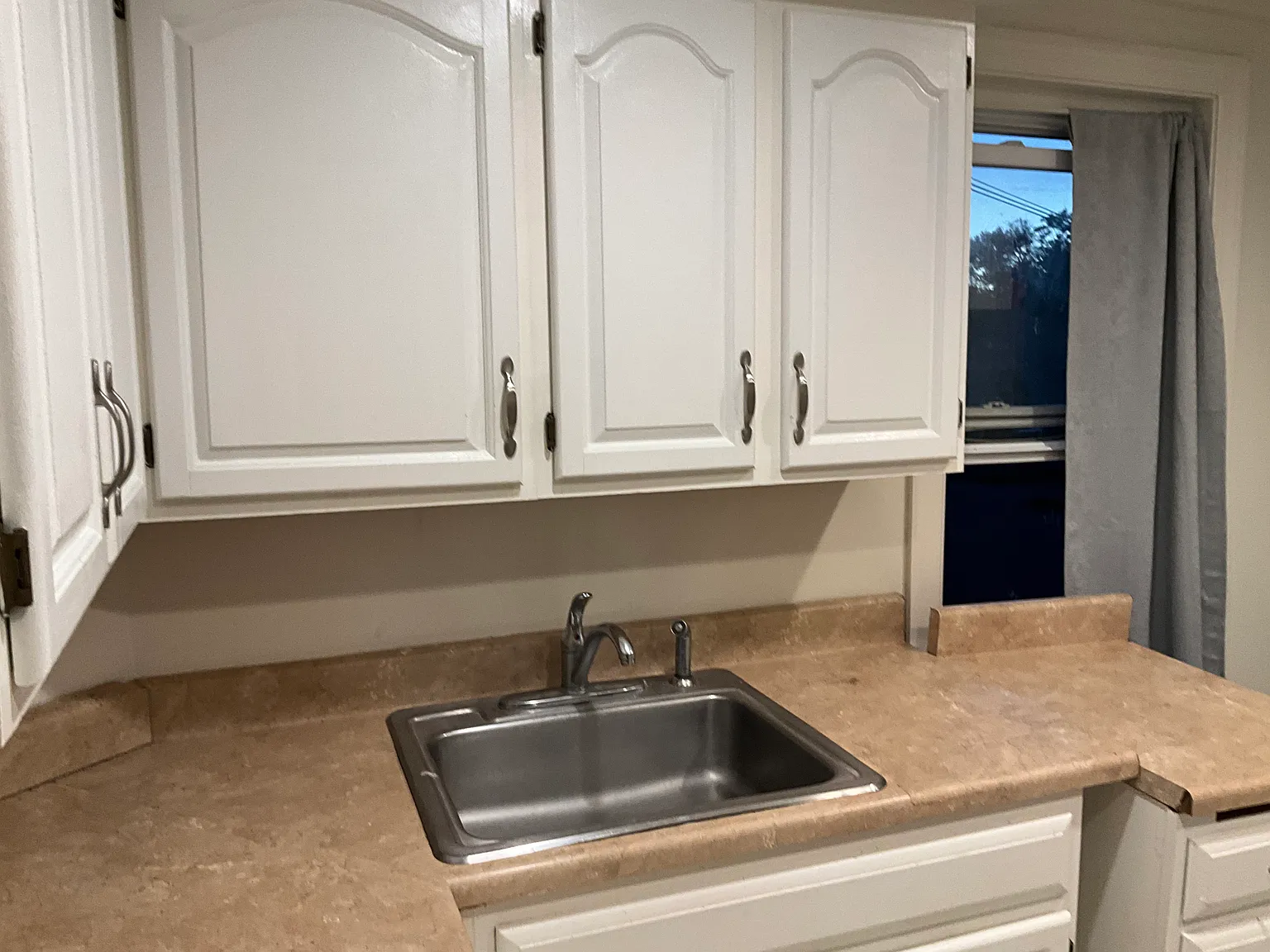 721 Meadow Ave — Photo 2