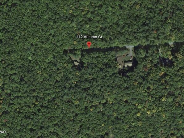 110 Autumn Ct, Hawley, PA 18428