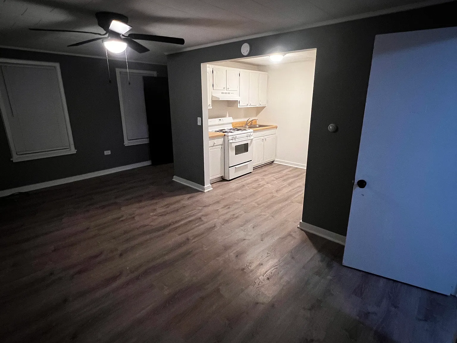 1 bed, 950 sqft, $1,150 — Photo 2