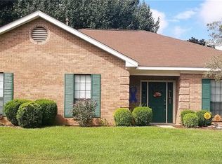 1211 Jamestown Dr, Prattville, AL 36067