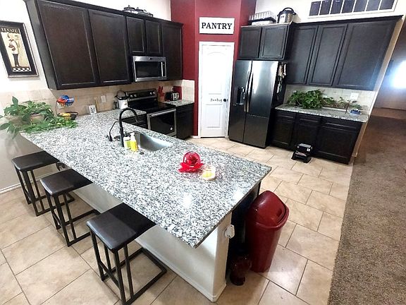 2nd image of 612 Juniper Ct