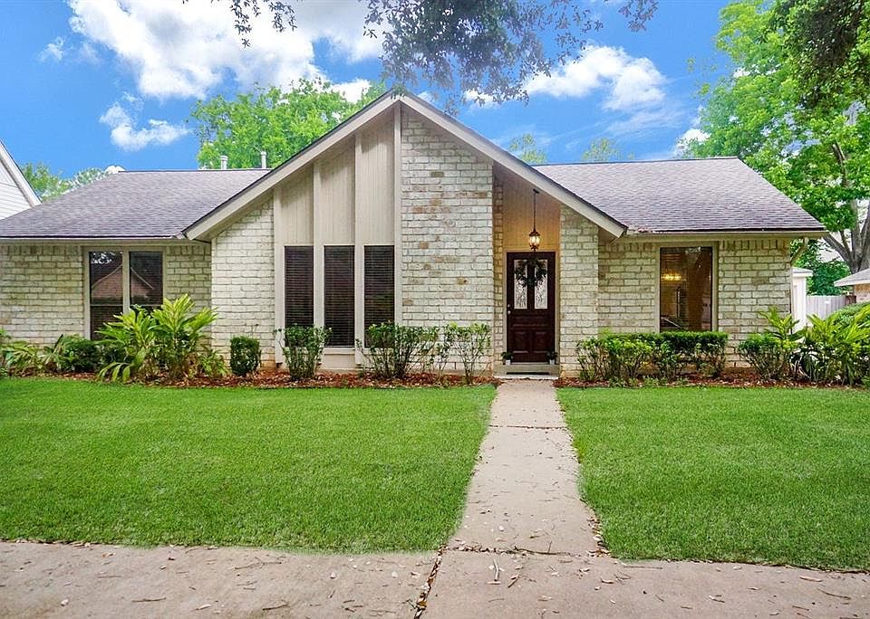 1st image of 2718 Cane Field Dr