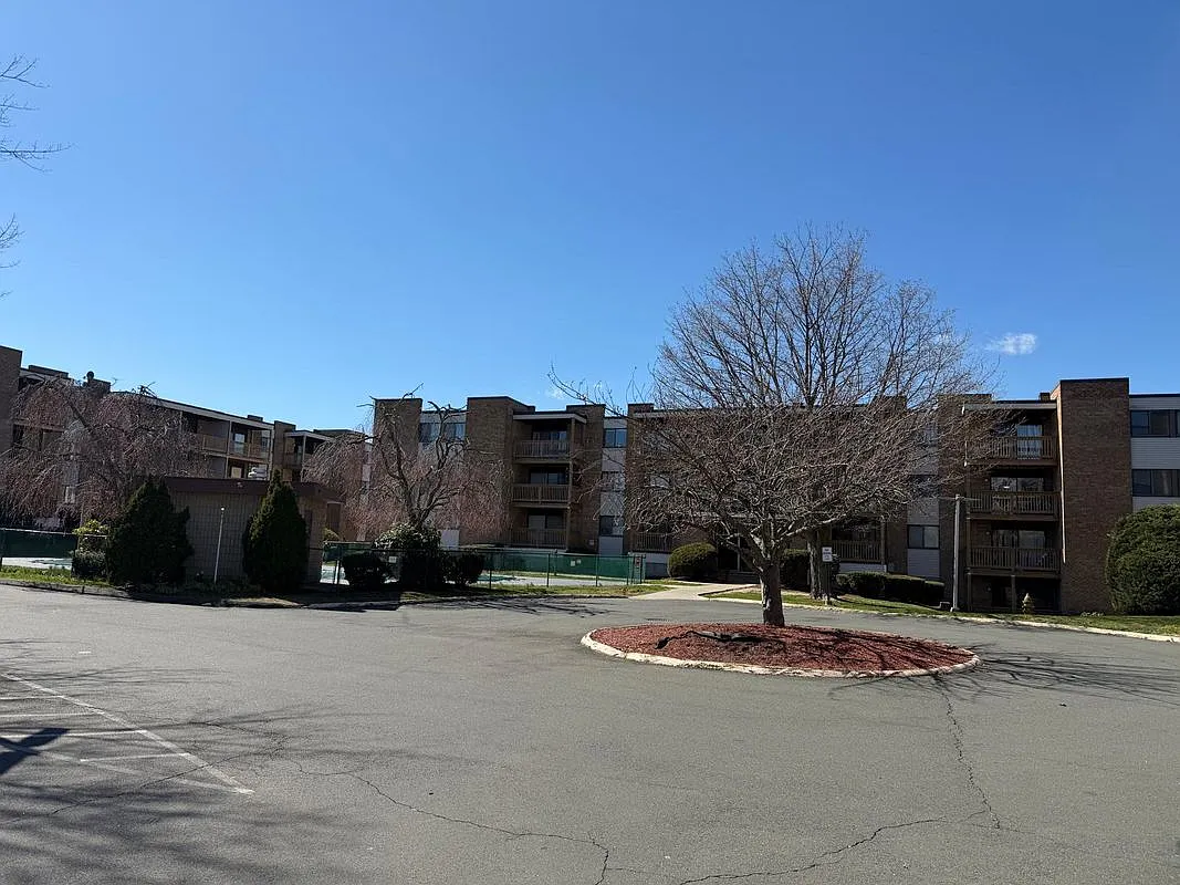 Building Photo - 155 Bull Hill Ln #S7