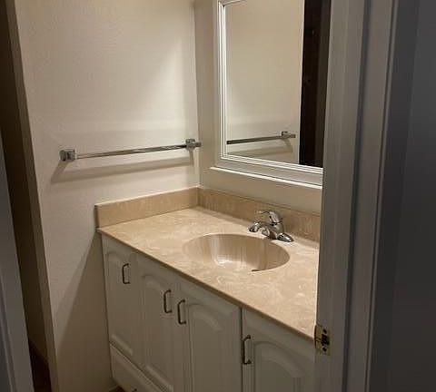 5th image of 3506 Sable Palm Ln Unit G