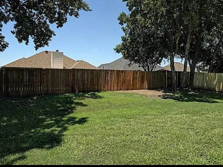 233 Dartmouth Dr — Photo 22