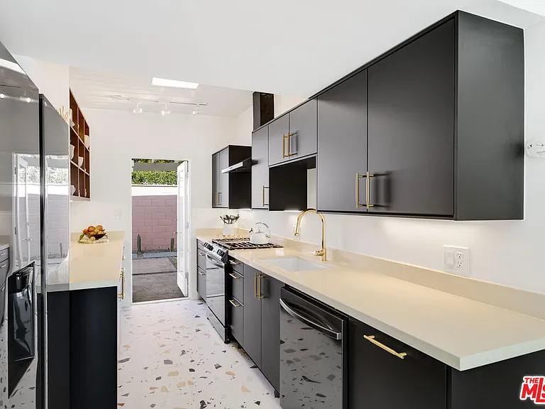 1818 N Berne Dr — Photo 17