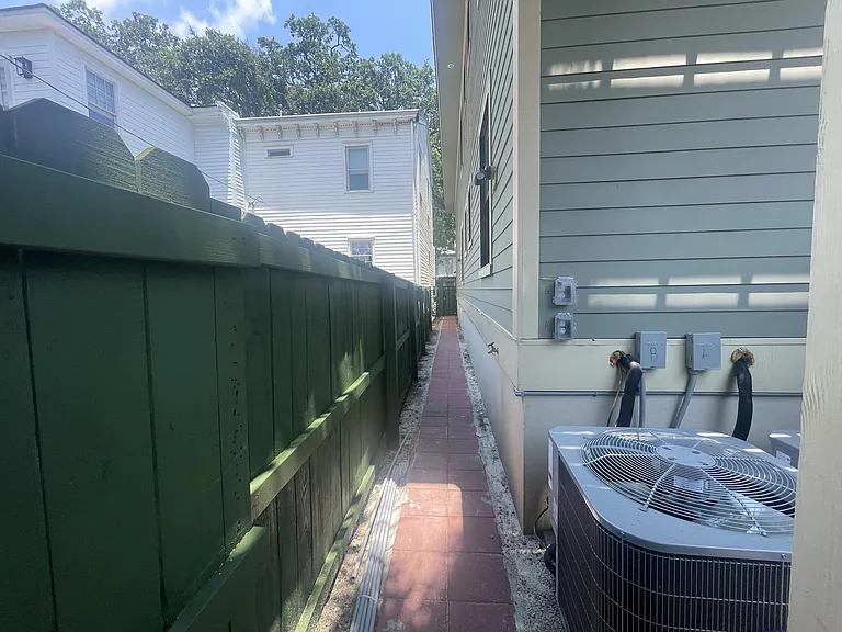 309 W Duffy St #B — Photo 31