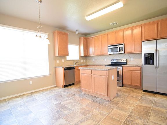 3rd image of 6801 Golden Oak Ln