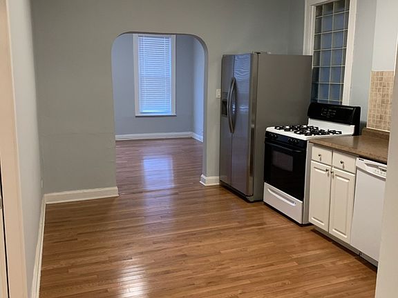 2nd image of 1512 N Maplewood Ave Unit 1