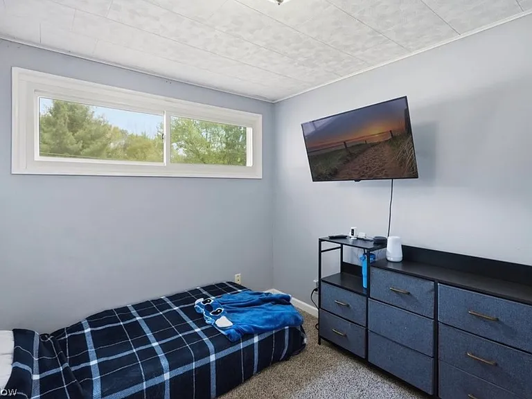 1758 Westwood Dr — Photo 6