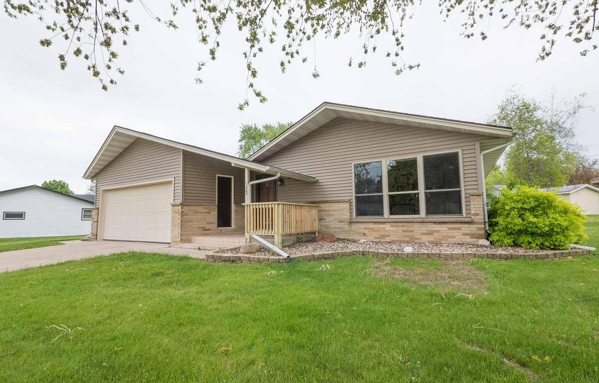 1265 Brooklane Dr, Kewaskum, WI 53040 Zillow