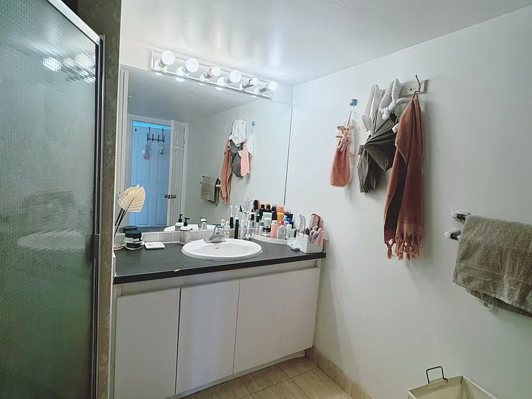 24 Wellesley St W #1512 — Photo 15