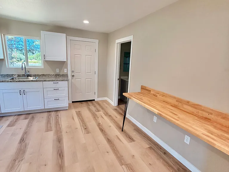 426 S 1st Ave — Photo 6