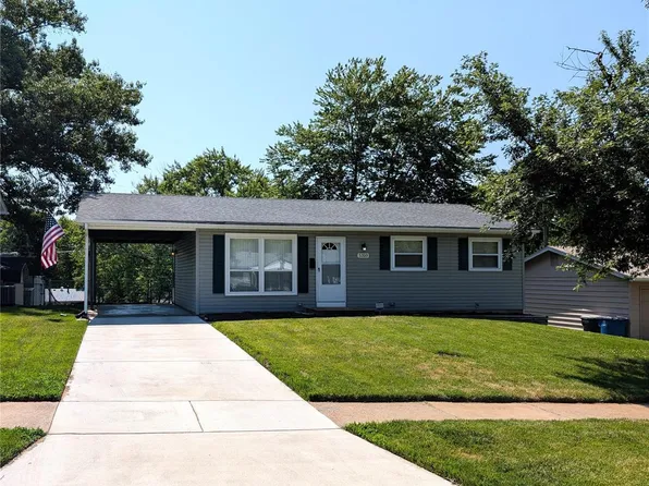 5310 Ville Angela Ln, Hazelwood, MO 63042